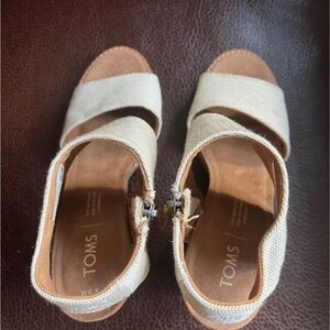 Toms Cream and Brown Slingback Sandals with Block Heel